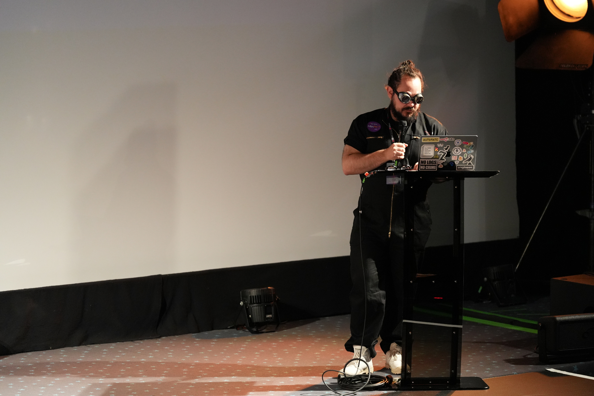 Live demonstration of AI agents